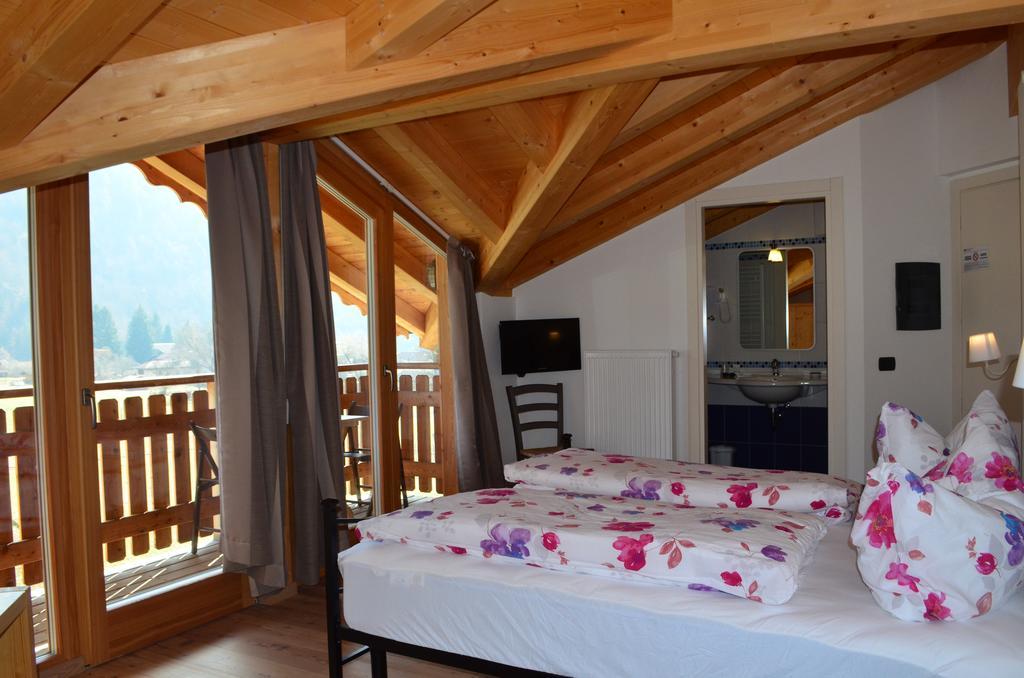 Garni Dal Mozat Bed & Breakfast Lenzumo di Concei Екстериор снимка